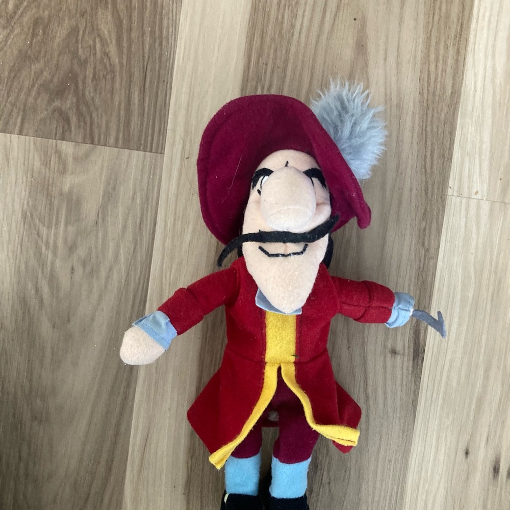 10" DISNEY STORE PETER PAN CAPTAIN HOOK BEAN BAG DOLL STUFFED ANIMAL PLUSH TOY
